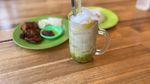 Jajan di Bioskop Tertua Indonesia, Ini Kuliner Legendaris yang Wajib Dicoba