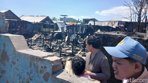 Kebakaran menghanguskan sejumlah rumah di Kecamatan Tallo, Kota Makassar.