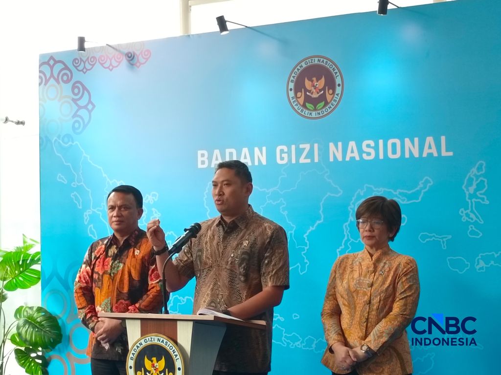Kepala Badan Gizi Nasional (BGN) Sudaryono saat konferensi pers di Kantor BGN, Jakarta, Jumat (31/7/2026). (CNBC Indonesia/Martyasari Rizky)