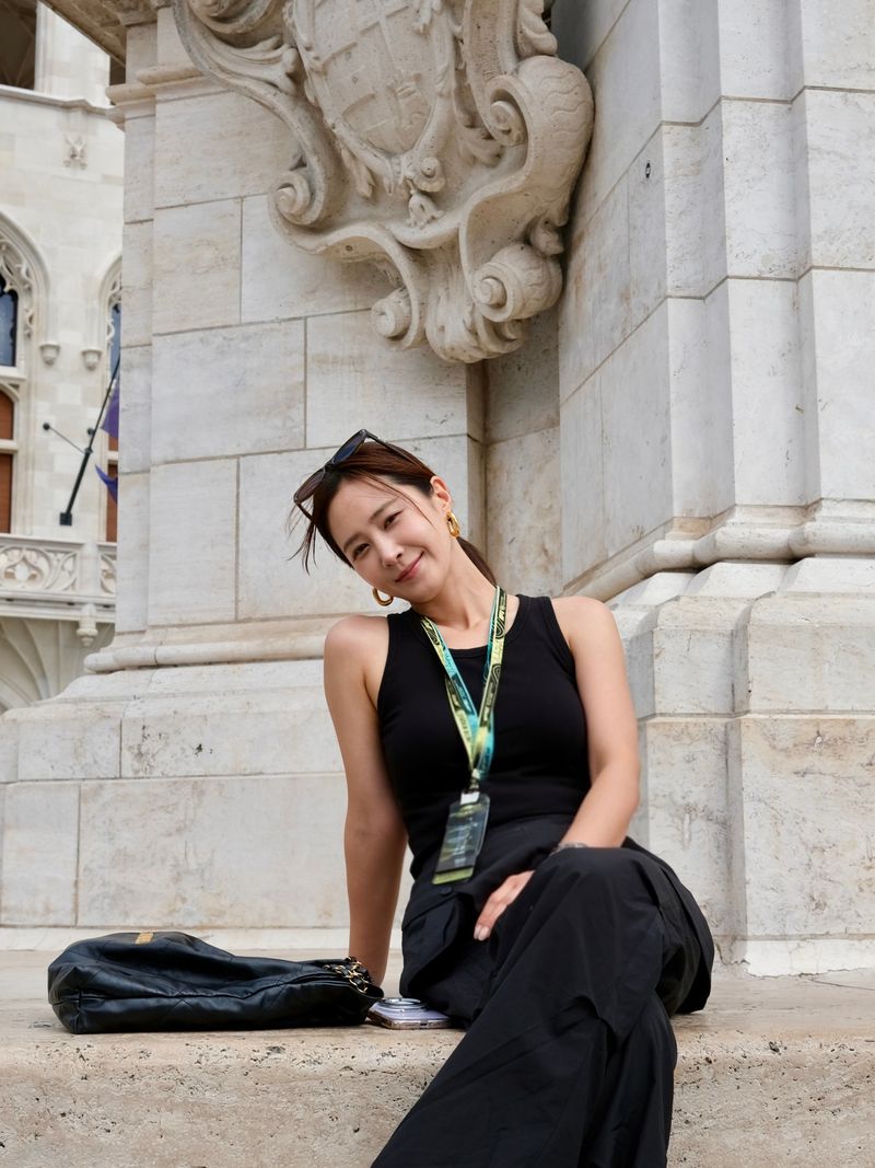 Kwon Yuri SNSD mengakhiri kontrak eksklusif dengan SM Entertainment.