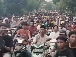 Pemakaman Kades di Pemalang Viral Diantar Lautan Warga, Ini Sosoknya