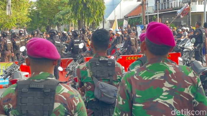 Massa PSHT ricuh saat geruduk markas DC di Surabaya