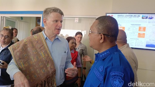 Pertemuan antara Gubernur Emanuel Melkiades Laka Lena dengan Dubes Roderick Brazier, di Pusdalops PB BPBD Provinsi NTT, Jumat (31/7/2026).