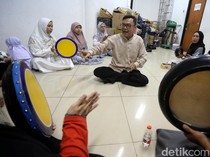 Menjaga Tradisi, Warga Tanah Abang Belajar Seni Musik Bernuansa Islam