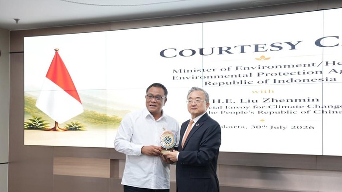 Menteri Lingkungan Hidup/Kepala Badan Pengendalian Lingkungan Hidup (KLH/BPLH), Moh Jumhur Hidayat, menerima kunjungan kehormatan (Courtesy Call) Special Envoy for Climate Change Republik Rakyat Tiongkok, HE Liu Zhenmin