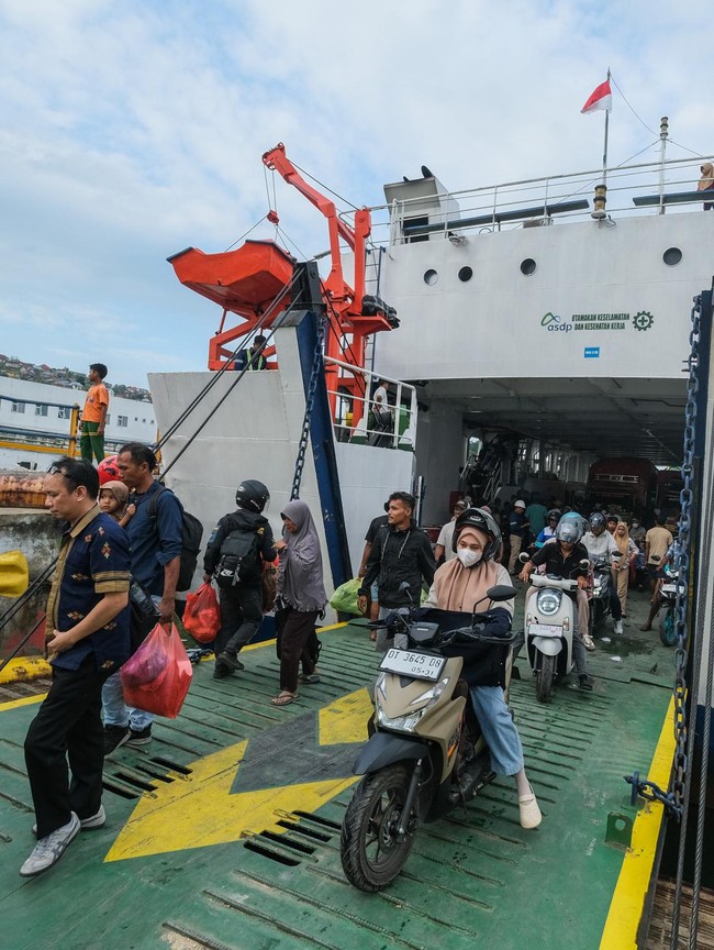 Penyeberangan Feri Ramai, Diskon Tarif Dimanfaatkan 1,1 Juta Penumpang