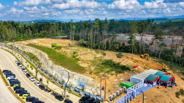 Perusahaan penanaman modal asing (PMA) asal Tiongkok, PT Star Bright International Investment, resmi memulai konstruksi proyek kawasan terpadu senilai Rp1,25 triliun di Sub WP 1B Kawasan Inti Pusat Pemerintahan (KIPP) IKN, Rabu (15/07/2026). Perusahaan penanaman modal asing (PMA) asal Tiongkok, PT Star Bright International Investment, resmi memulai konstruksi proyek kawasan terpadu senilai Rp1,25 triliun di Sub WP 1B Kawasan Inti Pusat Pemerintahan (KIPP) IKN, Rabu (15/07/2026). (Dok. Humas Otorita IKN)