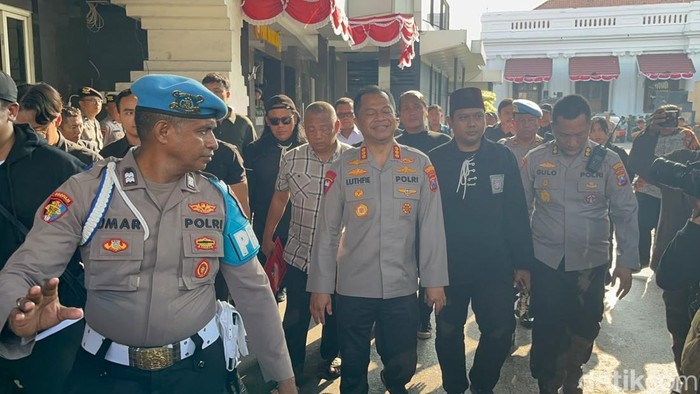 Perwakilan massa PSHT usai berdialog dengan Kapolrestabes Surabaya.