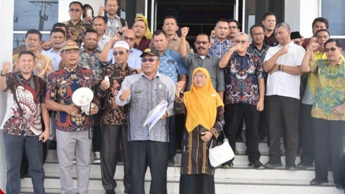 Sejumlah pimpinan OPD di Kabupaten Tapteng saat menyampaikan aspirasi terkait Banggar DPRD