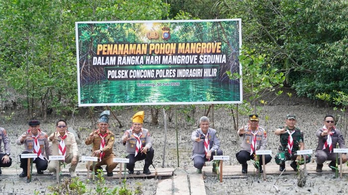 Polda Riau menggelar Ekspedisi Merah Putih Presisi, dimulai dari Concong, wilayah pesisir di Inhil, Kamis (30/7/2026).
