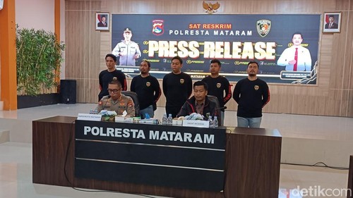 Polresta Mataram menggelar konferensi pers kasus pembunuhan mahasiswi Unram, Nadya Dwi Ramadhany, bertempat di Gedung Wira Pratama, Jumat (31/7/2026). (Foto: Abdurrasyid Efendi/detikBali)