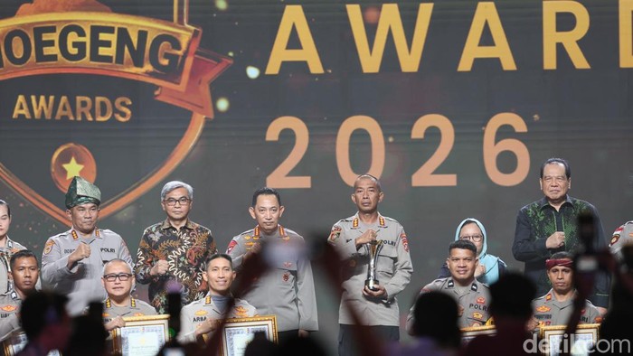 Acara puncak Hoegeng Awards 2026 digelar di The Tribrata Darmawangsa di Jakarta Selatan (Jaksel), Jumat (31/7/2026). Acara ini dihadiri Kapolri Jenderal Listyo Sigit Prabowo dan Chairman of CT Corp Chairul Tanjung (CT).