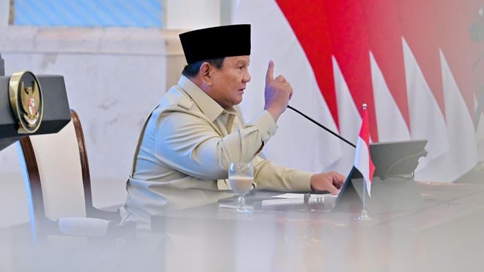 Presiden Prabowo Subianto saat memberikan taklimat di depan para pimpinan Kamar Dagang dan Industri Indonesia (Kadin) di Istana Negara, Jakarta, Jumat (31/7/2026).