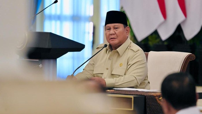 Presiden Prabowo Subianto saat memberikan taklimat di depan para pimpinan Kamar Dagang dan Industri Indonesia (Kadin) di Istana Negara, Jakarta, Jumat (31/7/2026).