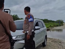 Video: Bocah SD Meninggal Seusai Mobil Terjebak Banjir di Rokan Hulu