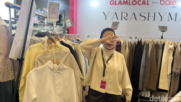Rekomendari outer high neck dari brand lokal. Rekomendari outer high neck dari brand lokal.