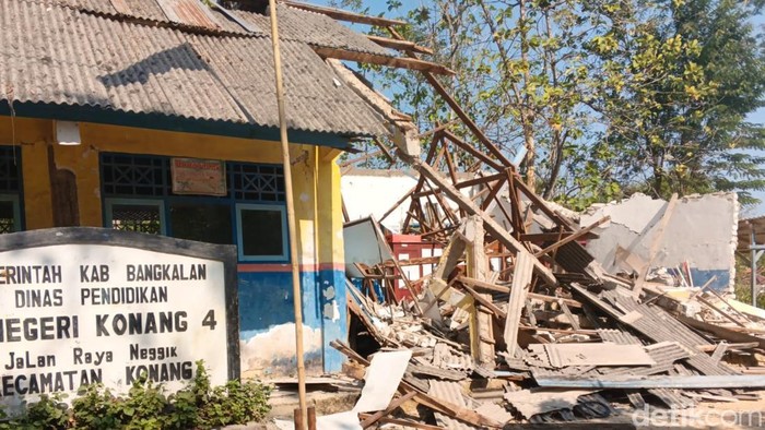 SDN Konang 4 Bangkalan ambruk