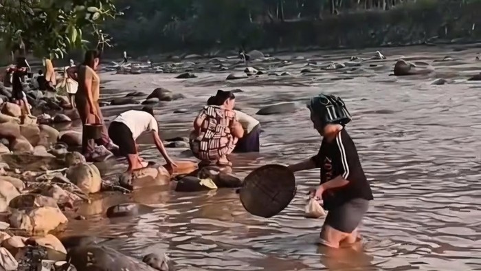 Sungai Cikaniki di Bogor tercemar (dok tangkapan layar)