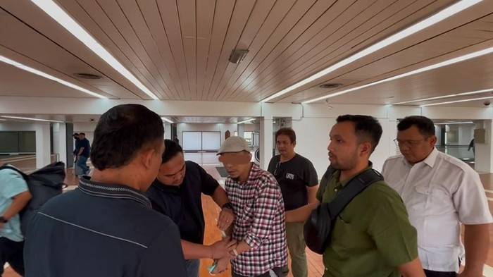 DPO bernama Mangaratua Siahaan ditangkap Tim Kejati Sumut di Bandara Soekarno Hatta, Banten, Kamis (30/7/2026).
