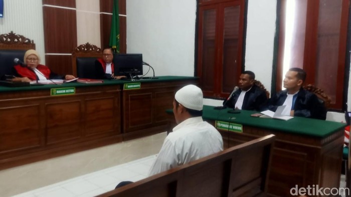 Terdakwa pencurian uang Rp 5 ribu divonis 4 bulan penjara oleh hakim PN Surabaya