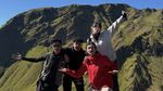 Potret Wendy Walters Tunjukkan Langit Bertabur Bintang di Gunung Merbabu