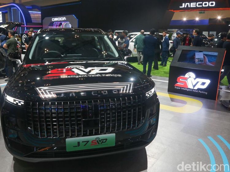 Wujud JAECOO J7 yang Bisa Parkir Tanpa Sopir