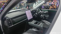 Tak hanya mampu mencari dan menempati area parkir, teknologi SIVP juga dapat membuat kendaraan kembali menghampiri pemiliknya saat dipanggil. Fitur tersebut mengandalkan fungsi Smart Parking dan Smart Summon yang menjadi bagian dari sistem intelligent driving.