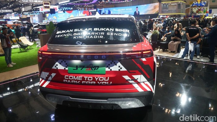 JAECOO J7 SHS-P meluncur pada GIIAS 2026. Mobil ini punya teknologi parkir sendiri tanpa sopir.