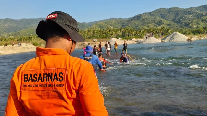 Dua remaja, Muhammad Ashar Pioke (14) dan Hajrin Hujuli (13), tewas tenggelam di Sungai Bone, Gorontalo.