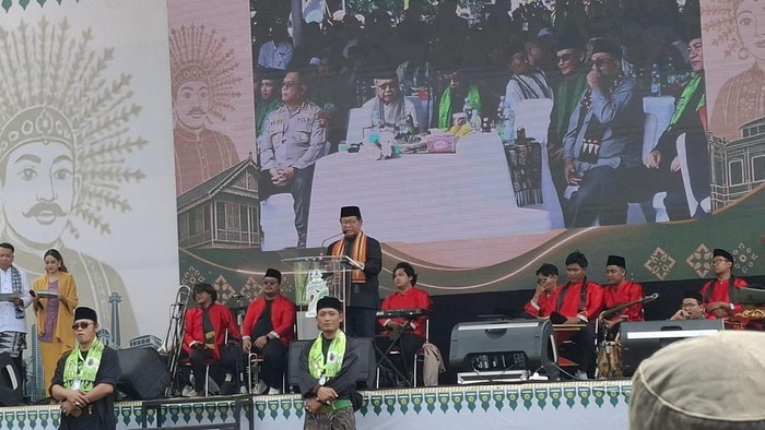 Gubernur DKI Jakarta Pramono Anung berjanji segera menerbitkan Peraturan Gubernur (Pergub) tentang Lembaga Adat dan Kebudayaan Betawi. (Belia/detikcom)