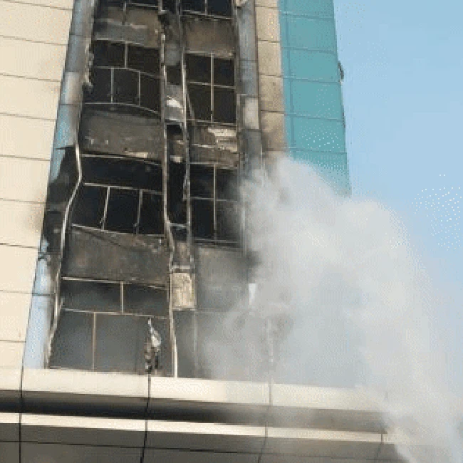 Potret Kebakaran Hotel Pullman Jakbar yang Berhasil Dipadamkan