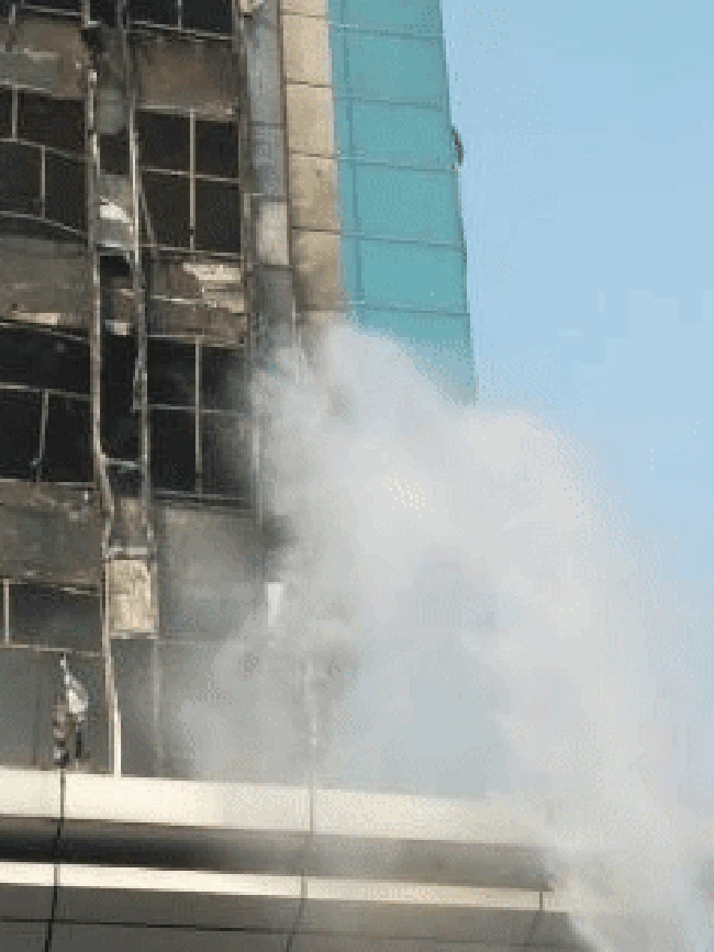 Potret Kebakaran Hotel Pullman Jakbar yang Berhasil Dipadamkan