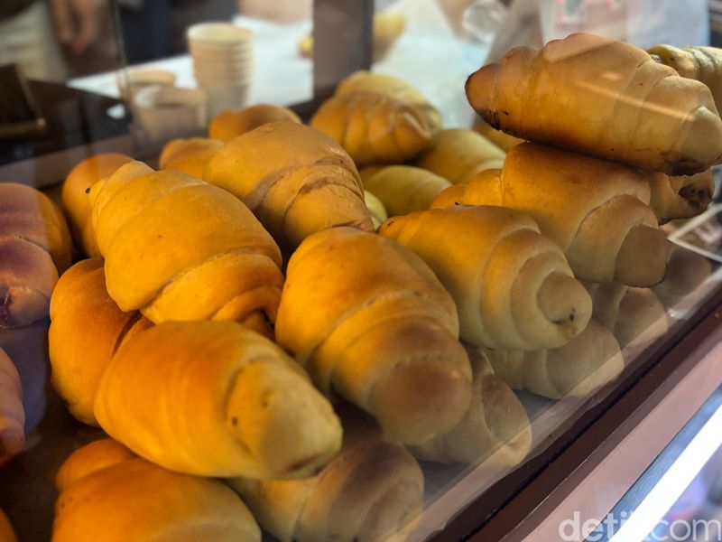 Iwan St Loco Iwan St Loco jualan saltbread