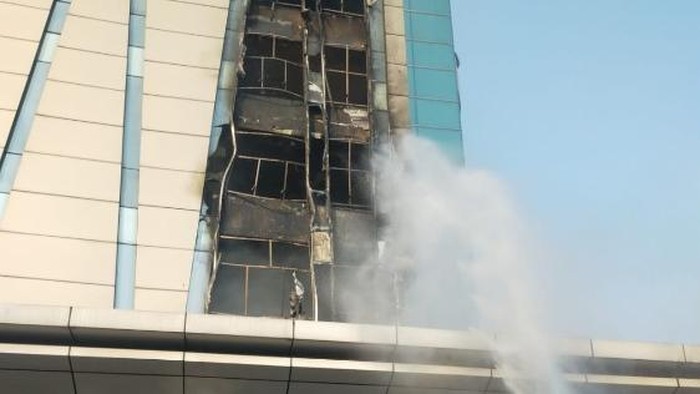 Kebakaran di Hotel Pullman di kawasan Jakarta Barat (Jakbar) telah padam. Kebakaran diduga dipicu masalah kelistrikan. (dok Damkar DKI)