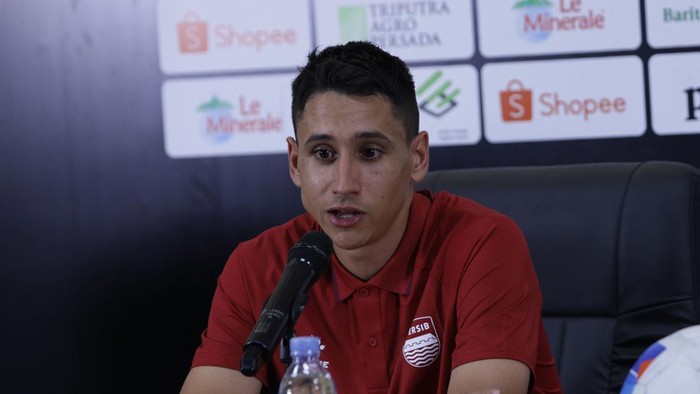 Luka Menalo.
