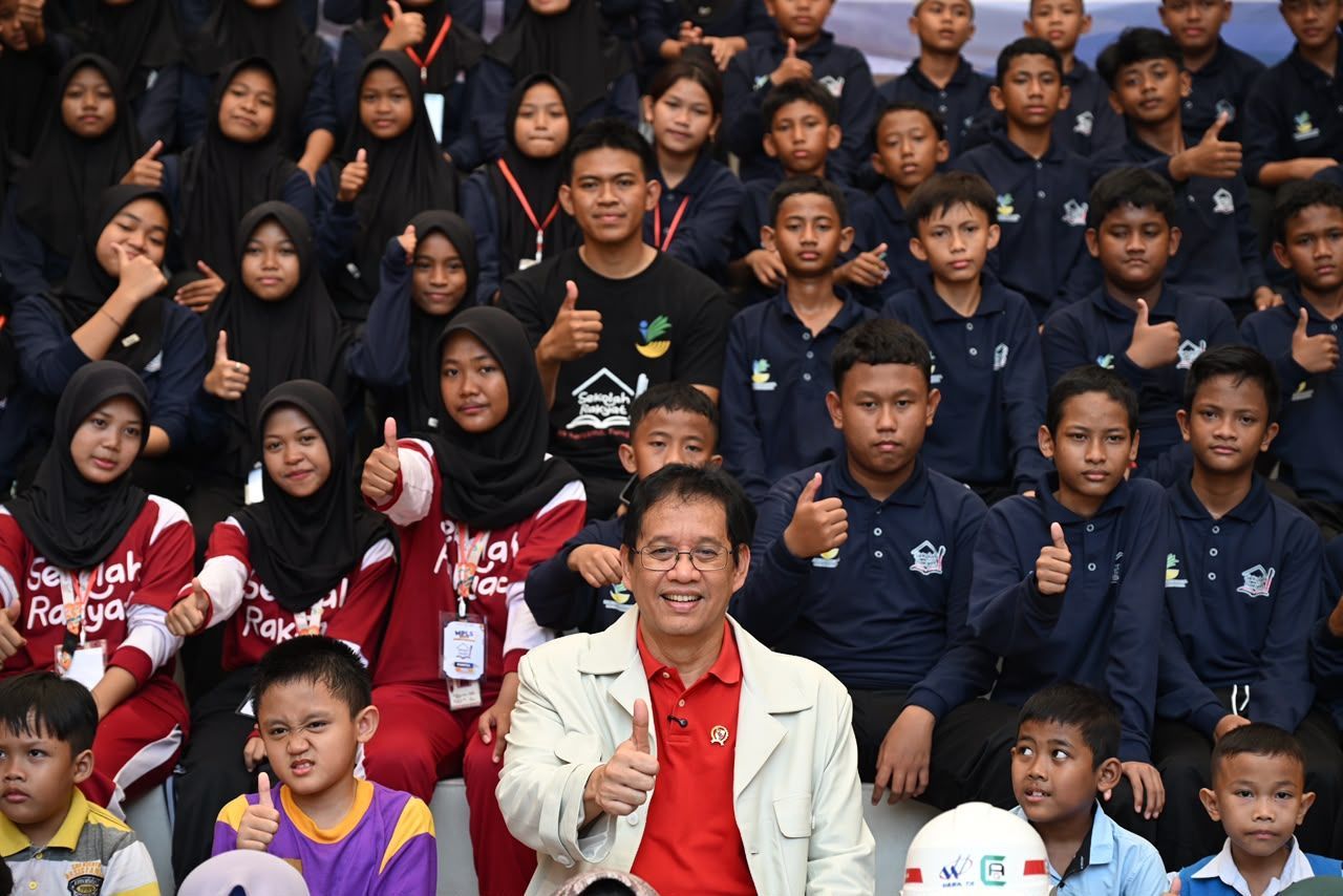 Menkeu Kunjungi Sekolah Rakyat Surabaya, Pastikan Asrama dan Kelas Layak Guna . (Dok Kemenkeu) Menkeu Kunjungi Sekolah Rakyat Surabaya, Pastikan Asrama dan Kelas Layak Guna . (Dok Kemenkeu)