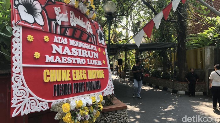 Suasana rumah duka perupa Nasirun di Kasihan, Bantul, Sabtu (1/8/2026).