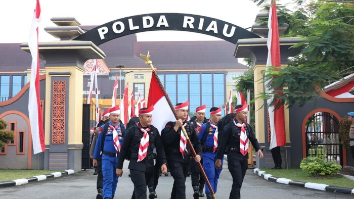 Polda Riau resmi melepas Tim Ekspedisi Merah Putih Presisi, Sabtu (1/8/2026).
