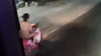 Hebol Pria ODGJ Nyetir Motor Sambil Bugil di Lamongan, Sempat Dikira Penjahat