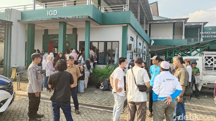 Puskesmas Mantewe tempat mahasiswa KKN korban tewas laka dievakuasi.