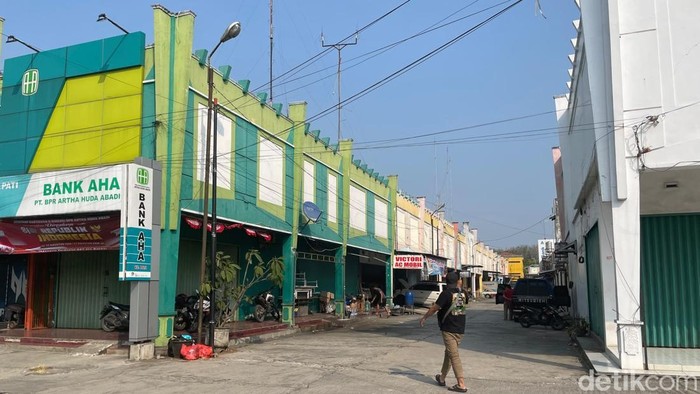 Ruko Plaza Puri Pati yang rencananya akan didirikan mal, Sabtu (1/8/2026).