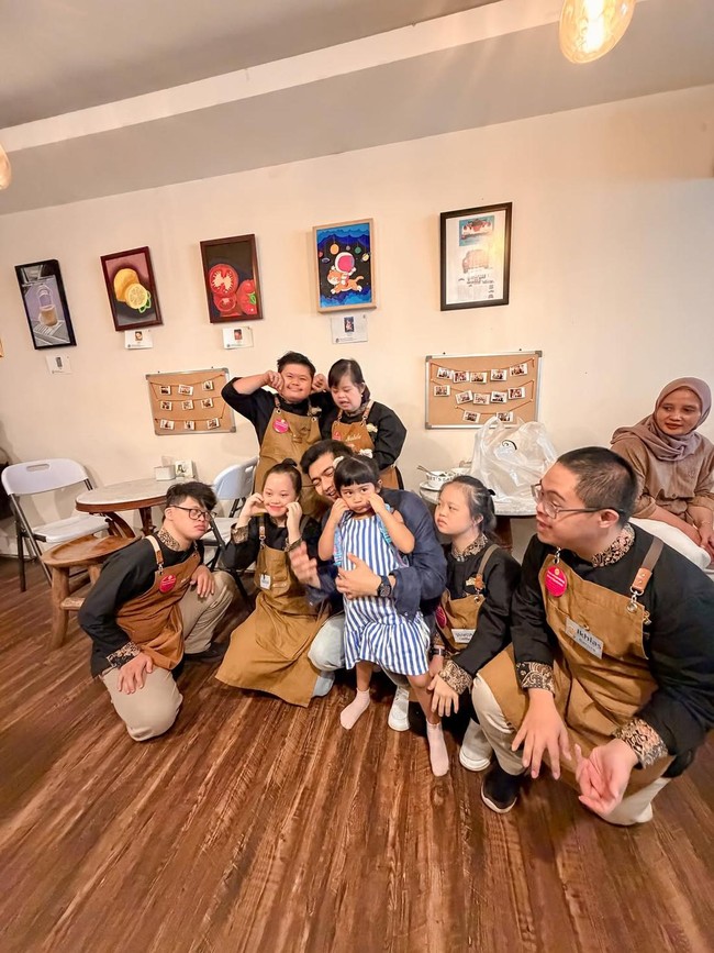 Bareng Teman-teman Spesial, Teuku Ryan Rayakan Ultah ke-4 Moana