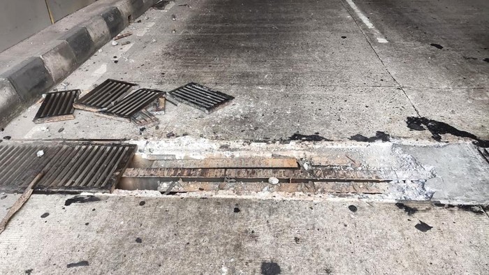 Kondisi besi pelindung drainase di Underpass Jombor, Sleman, yang njepat. Foto diunggah Sabtu (1/8/2026).