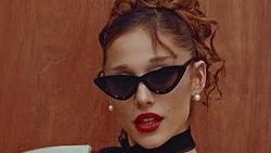 Ariana Grande Bikin Kejutan Lagi
