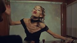 Ariana Grande Bikin Kejutan Lagi
