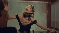 Penampilan Ariana Grande di Video Klip Mengkhawatirkan, Tubuh Tinggal Tulang