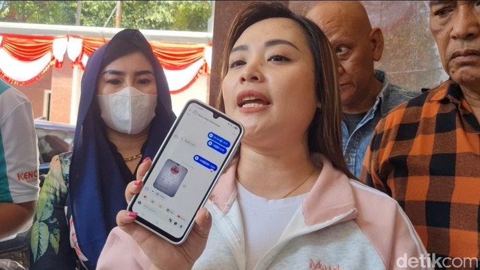 Ayu, ibu dari anak yang disebut dibawa kabur ayah kandung dan diajak ngemis.