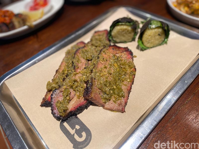Dari Timur ke Barat, Kolaborasi Spesial Kuliner Manado dan Smokehouse Amerika Kolaborasi Spesial Kuliner Manado dan Smokehouse Amerikadari LC Smokehouse dan Mata Karanjang