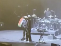 Singapura Resmi Larang Band Inggris Massive Attack Usai Pro-Palestina