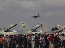 Enam Jet Tempur F-16 Meriahkan Open Base Lanud Hang Nadim di Batam